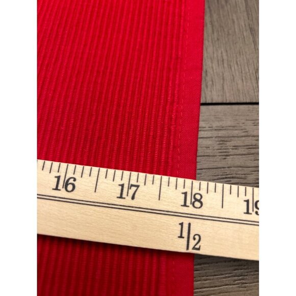 Set Of 4 Red Ribbed Fabric Placemats 13"x18" - Picture 3 of 4